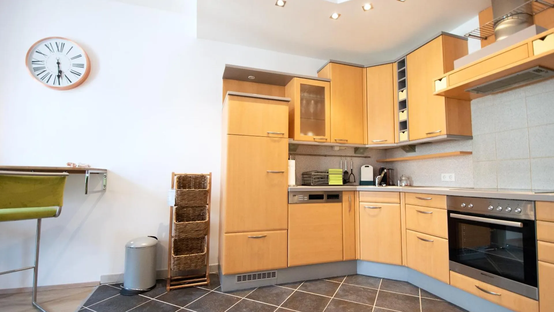 Kiwi Apartment וינה